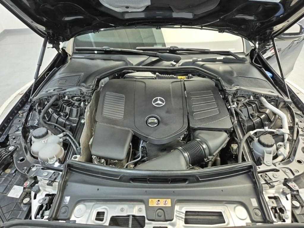 Mercedes Benz C Class - Vista 5