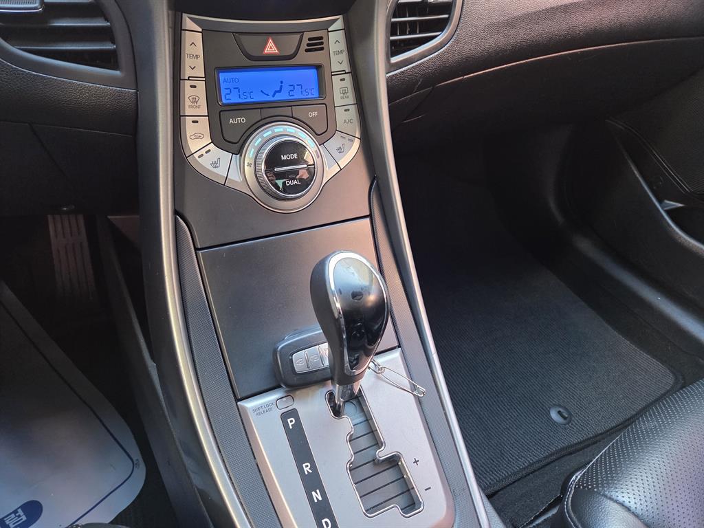 HYUNDAI Avante 2014 Gris - Importación desde Corea - HF Imports Iquique - Foto 17