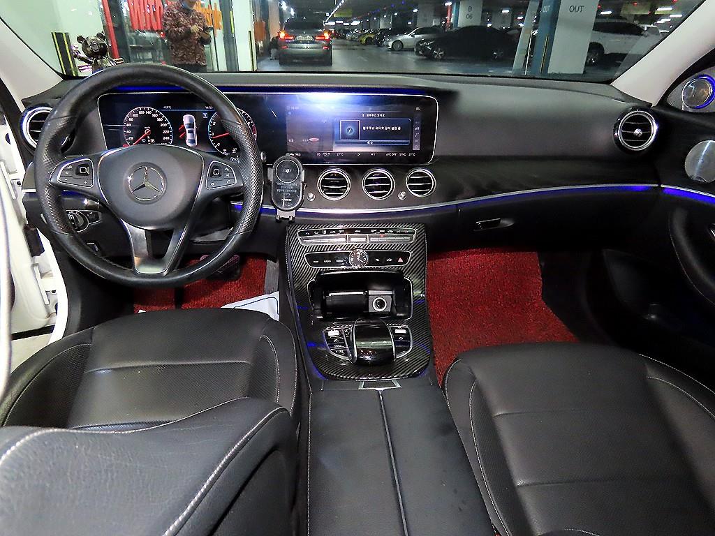 Mercedes Benz E class - Vista 10