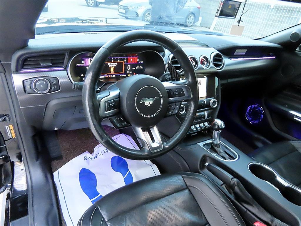 Ford Mustang - Vista 7