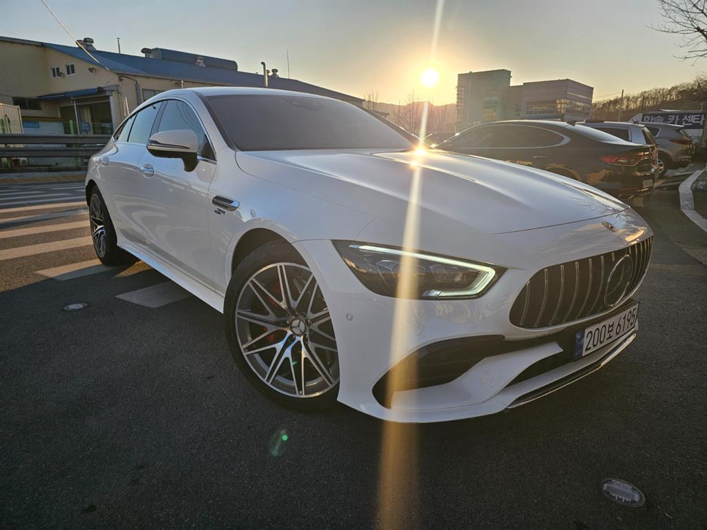 Mercedes Benz AMG GT - Vista 8