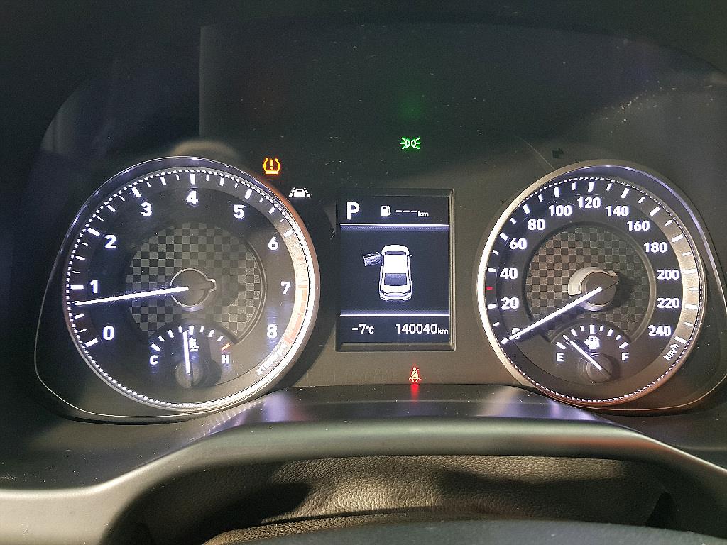 HYUNDAI Avante - Vista 7