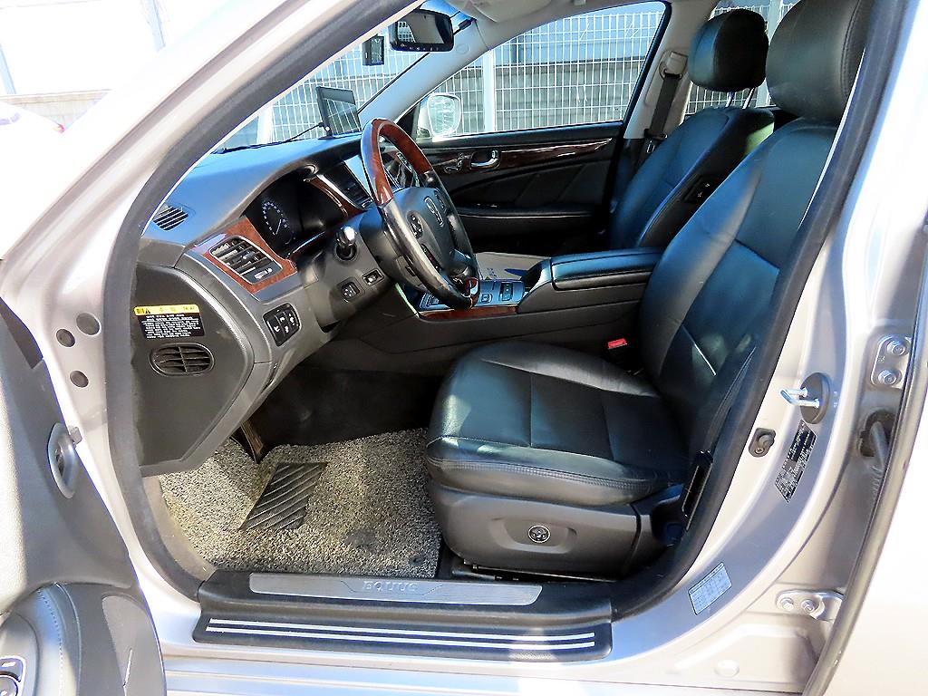 HYUNDAI Equus - Vista 5