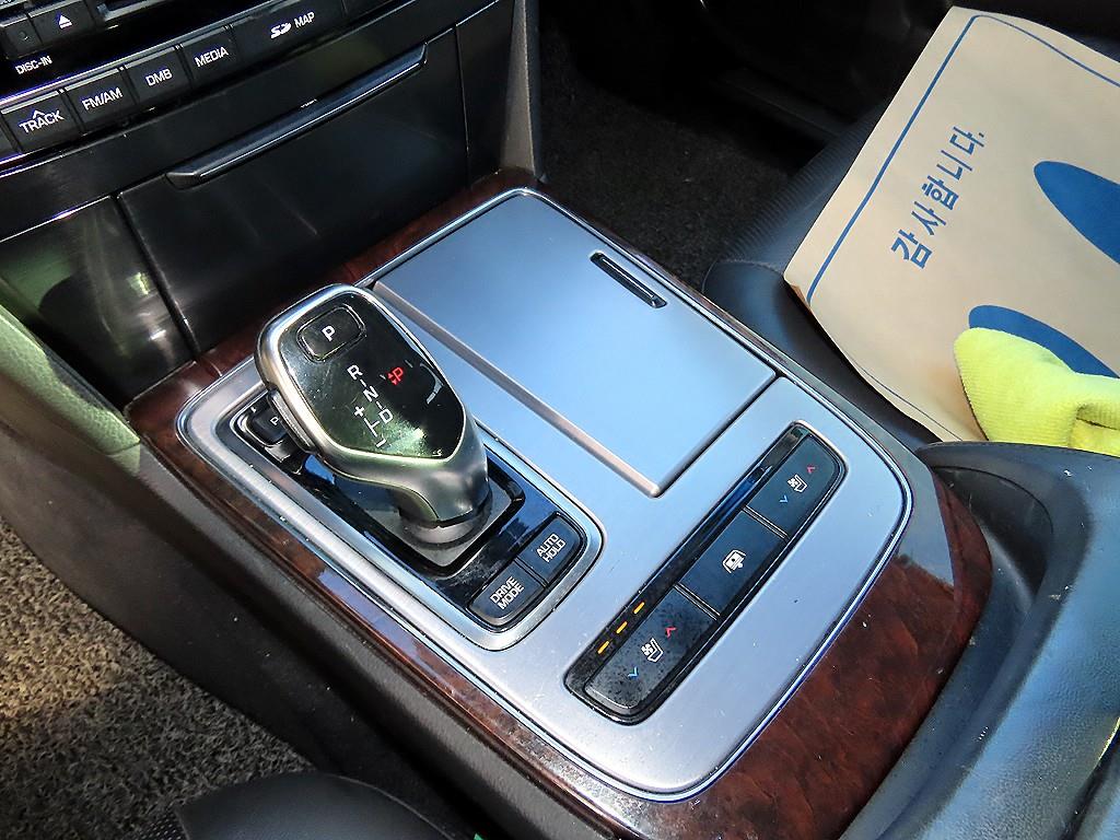 HYUNDAI Equus - Vista 11