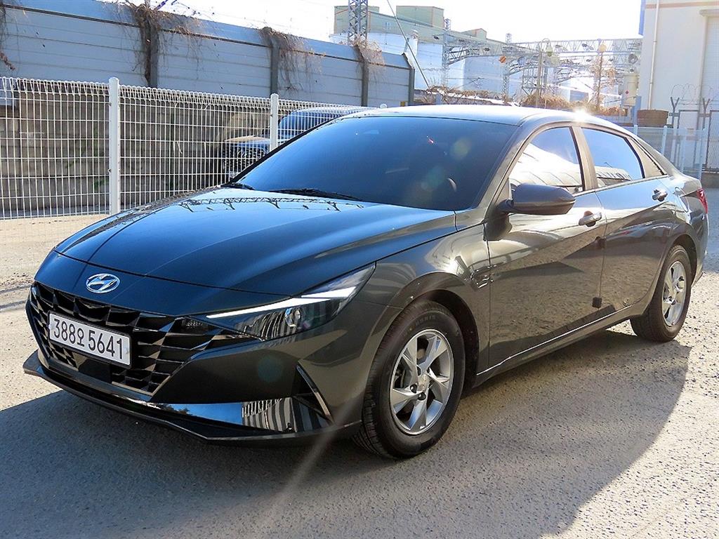 HYUNDAI Avante - Vista 2