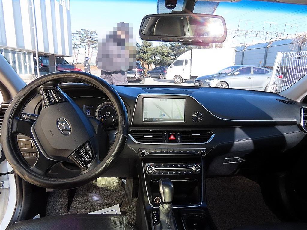 HYUNDAI Grandeur - Vista 7