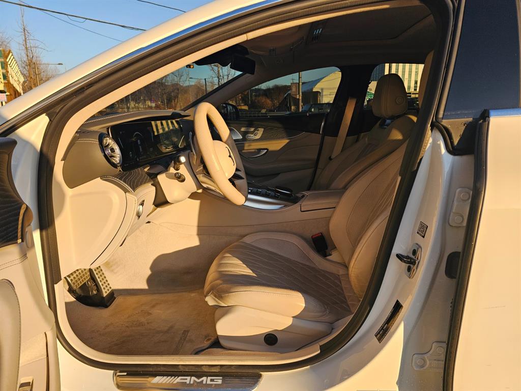 Mercedes Benz AMG GT - Vista 10