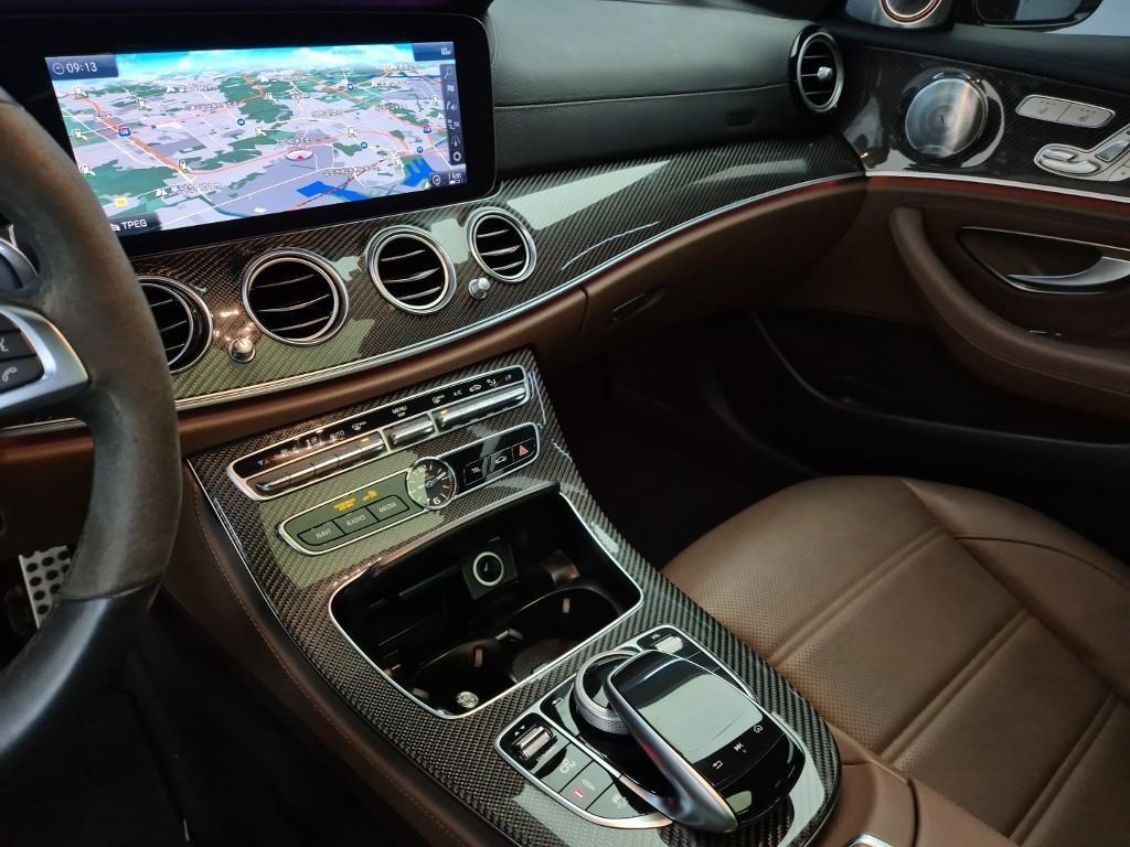 Mercedes Benz E class - Vista 10