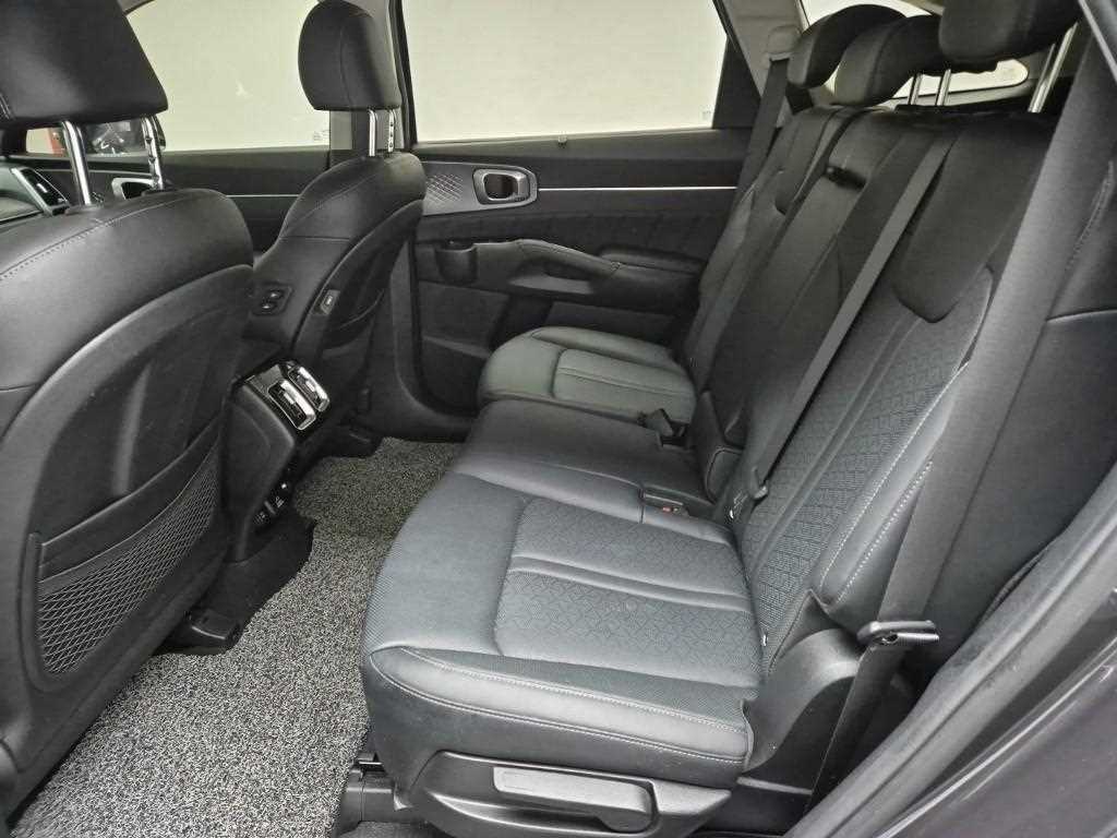 KIA Sorento - Vista 12