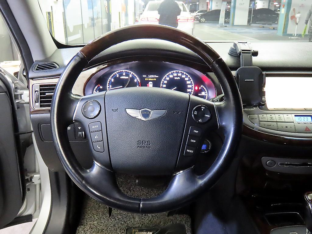 HYUNDAI Genesis - Vista 8