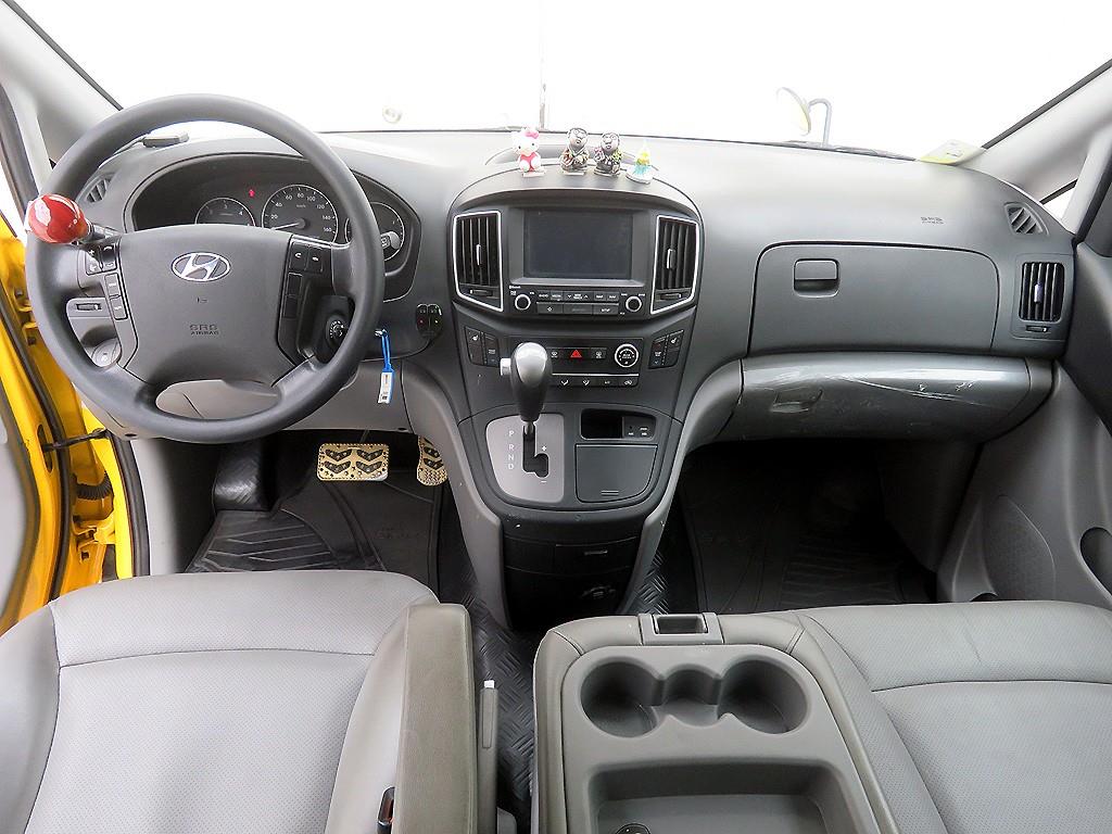 HYUNDAI Starex - Vista 9