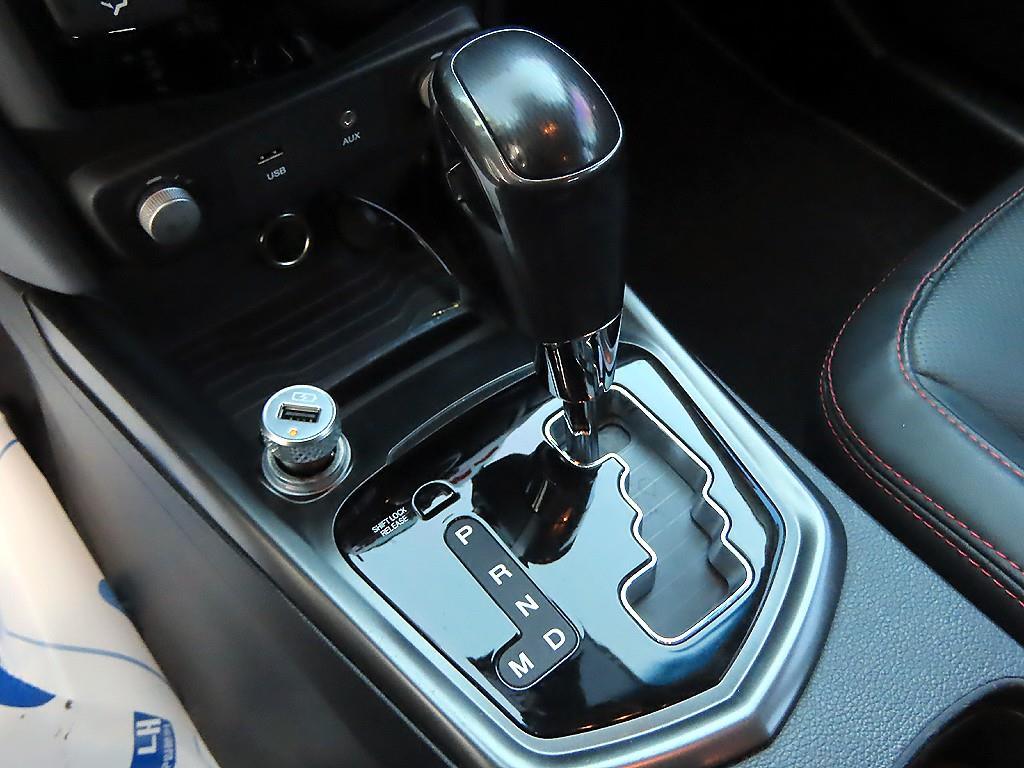 Ssangyong Tivoli - Vista 10