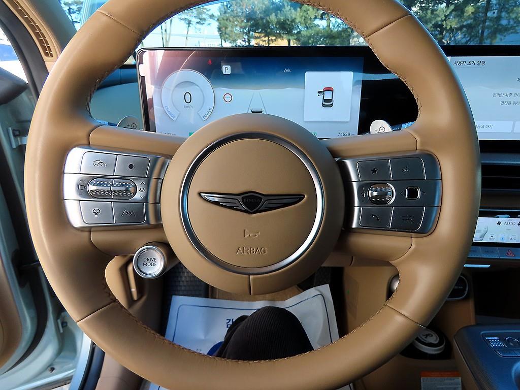 Genesis GV60 - Vista 8