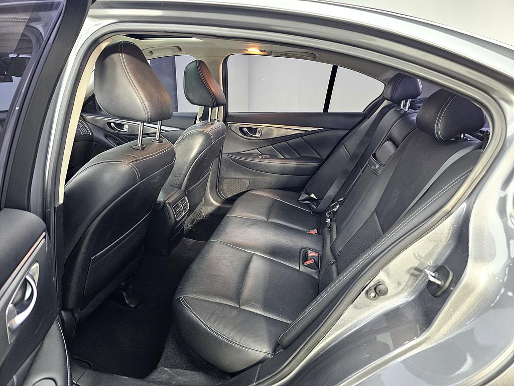 Infiniti Q - Vista 9