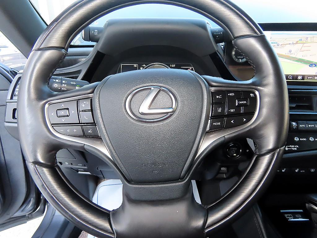 Lexus ES - Vista 8