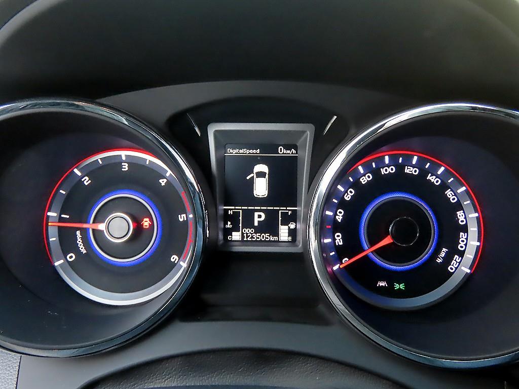 Ssangyong Tivoli - Vista 9