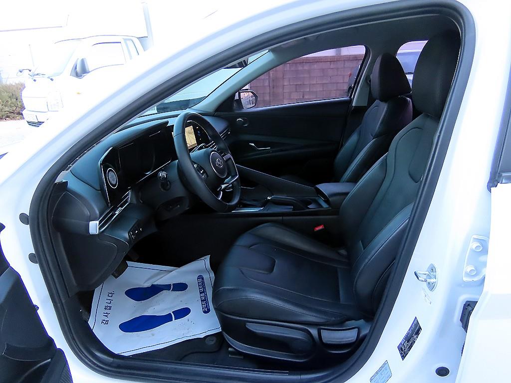 HYUNDAI Avante - Vista 5