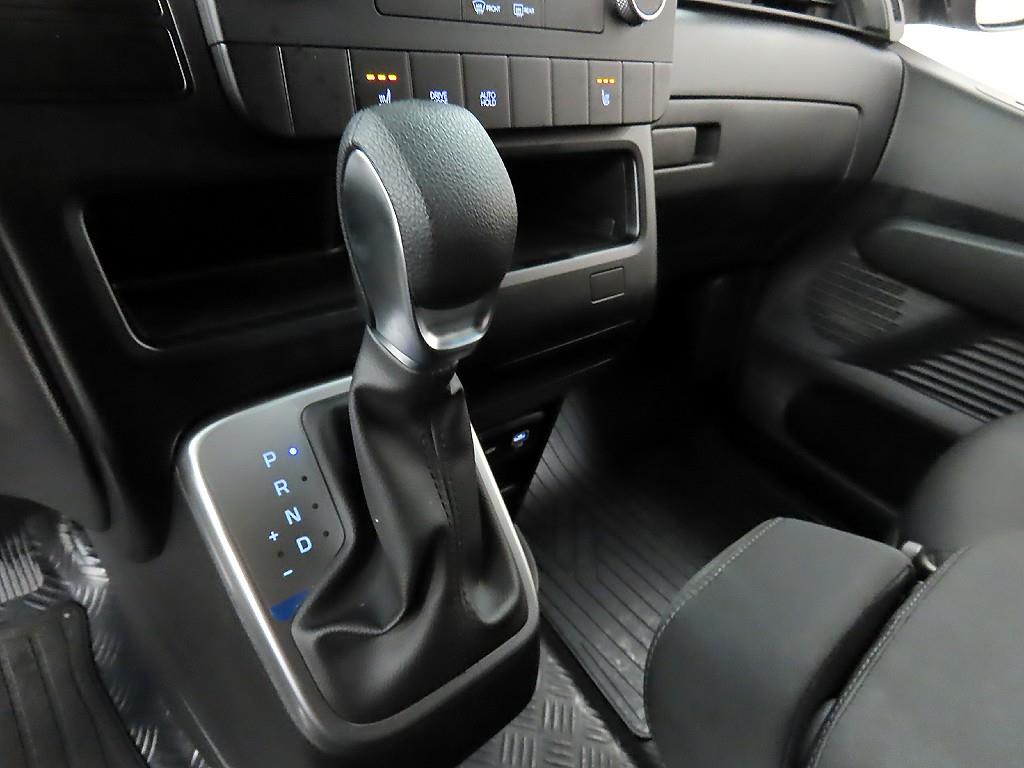 HYUNDAI Staria - Vista 10