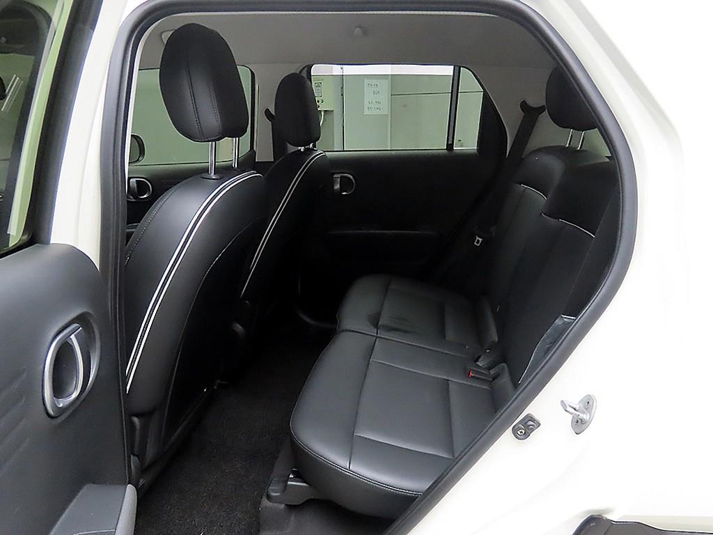 HYUNDAI Casper - Vista 6