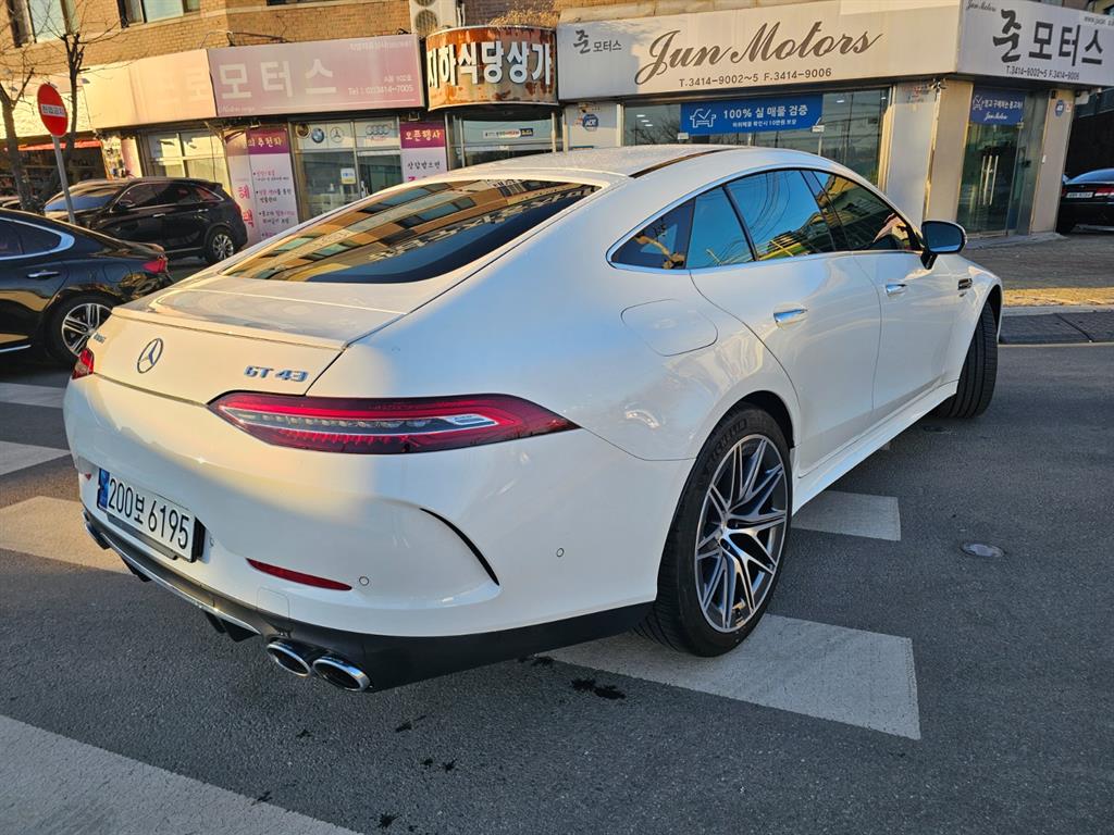 Mercedes Benz AMG GT - Vista 6
