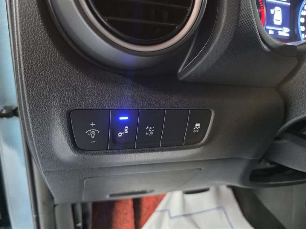 HYUNDAI Kona - Vista 10