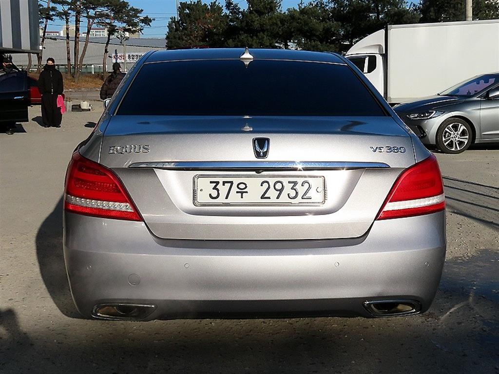 HYUNDAI Equus - Vista 4