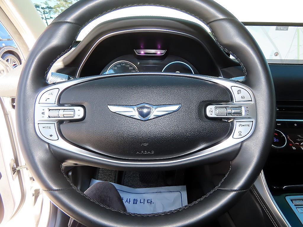 Genesis GV80 - Vista 8