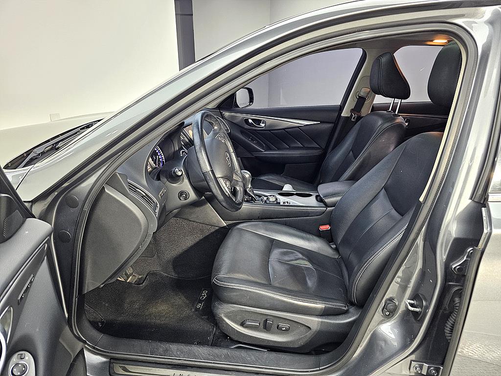 Infiniti Q - Vista 8