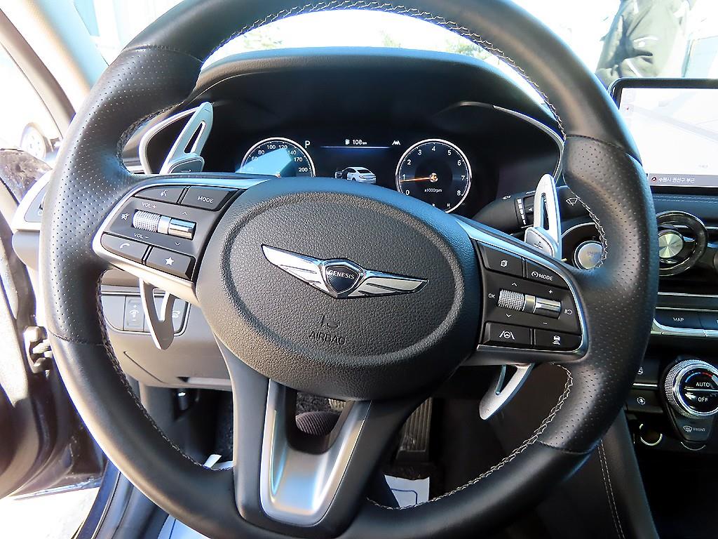 Genesis G70 - Vista 8