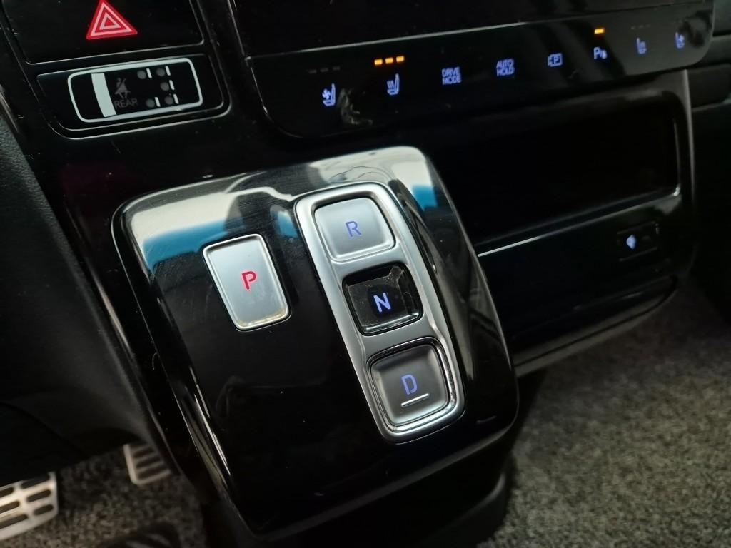 HYUNDAI Staria - Vista 8