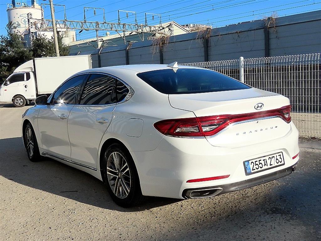HYUNDAI Grandeur - Vista 3