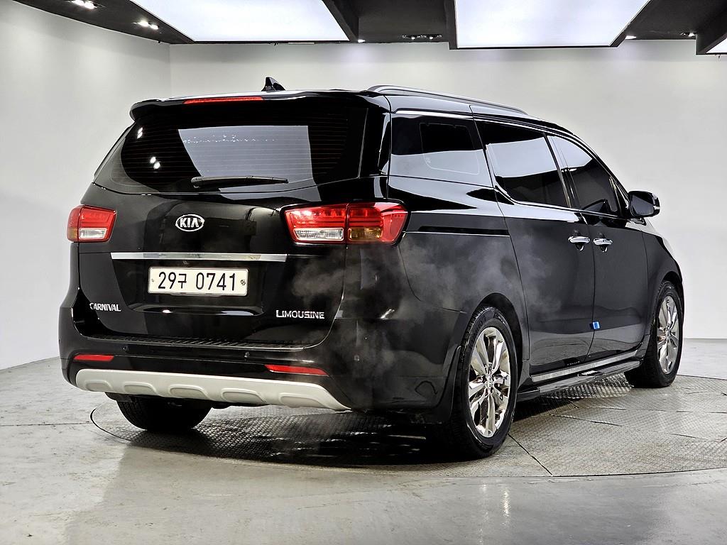 KIA Carnival - Vista 4