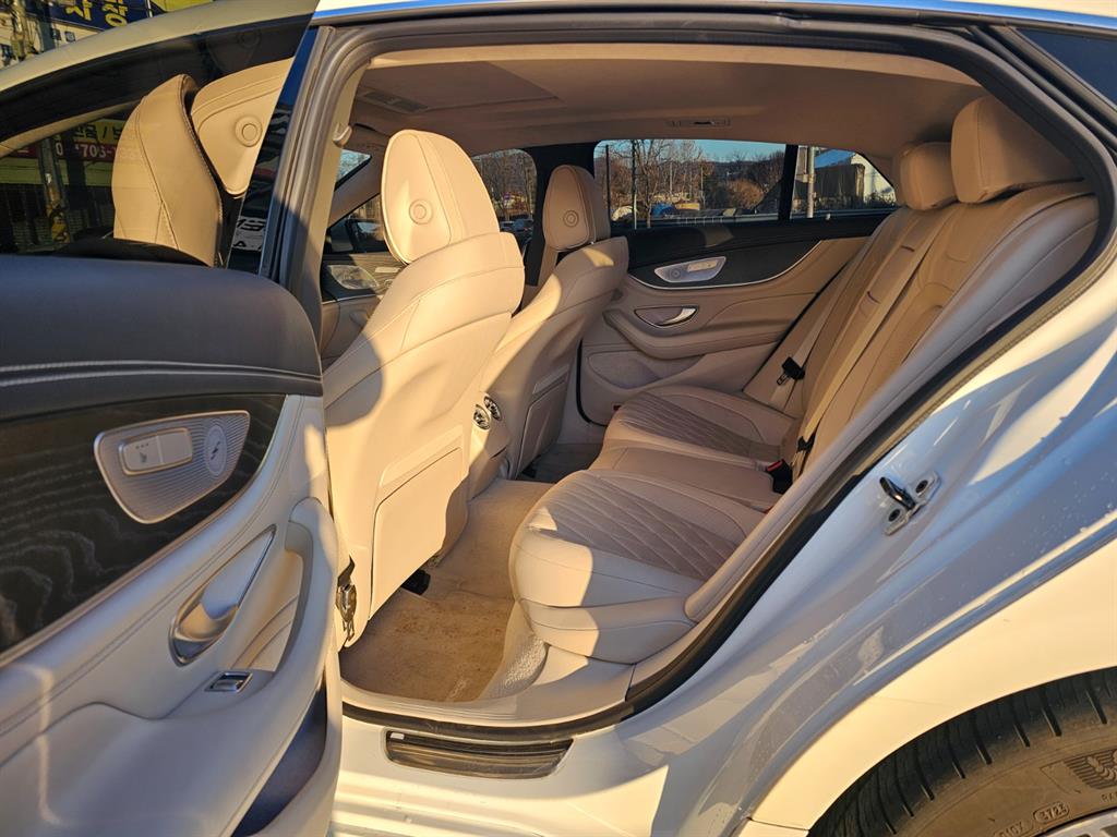 Mercedes Benz AMG GT - Vista 11