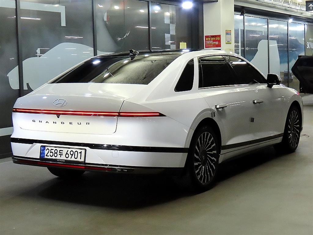 HYUNDAI Grandeur - Vista 4