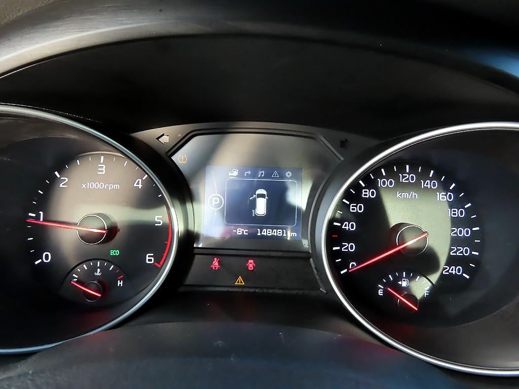 KIA Carnival - Vista 10