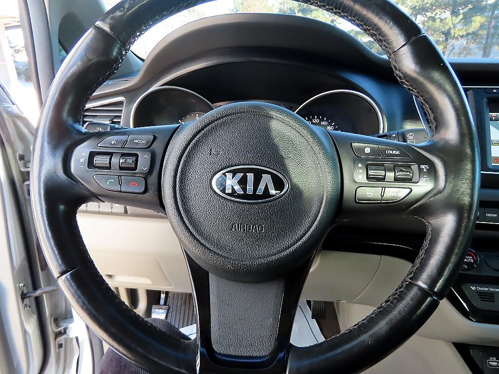 KIA Carnival - Vista 9