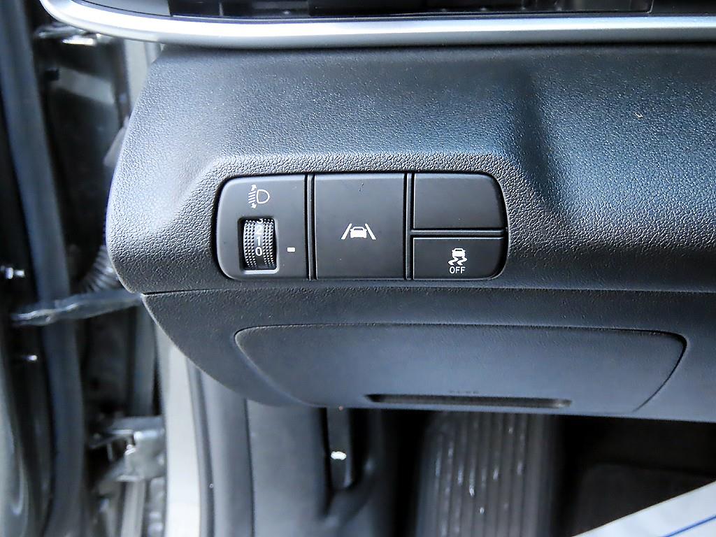 HYUNDAI Avante - Vista 12