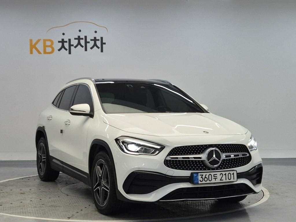 Mercedes Benz GLA Class - Vista 4