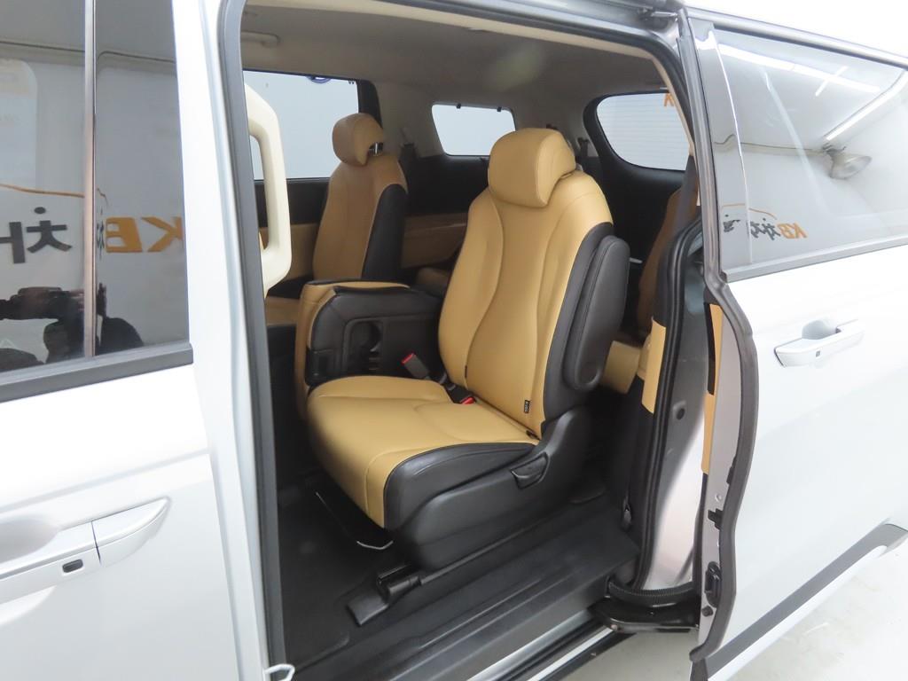 KIA Carnival - Vista 6