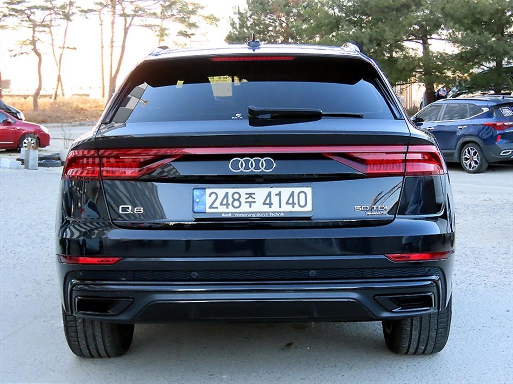 Audi Q8 - Vista 4