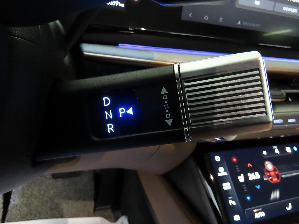 HYUNDAI Grandeur - Vista 12