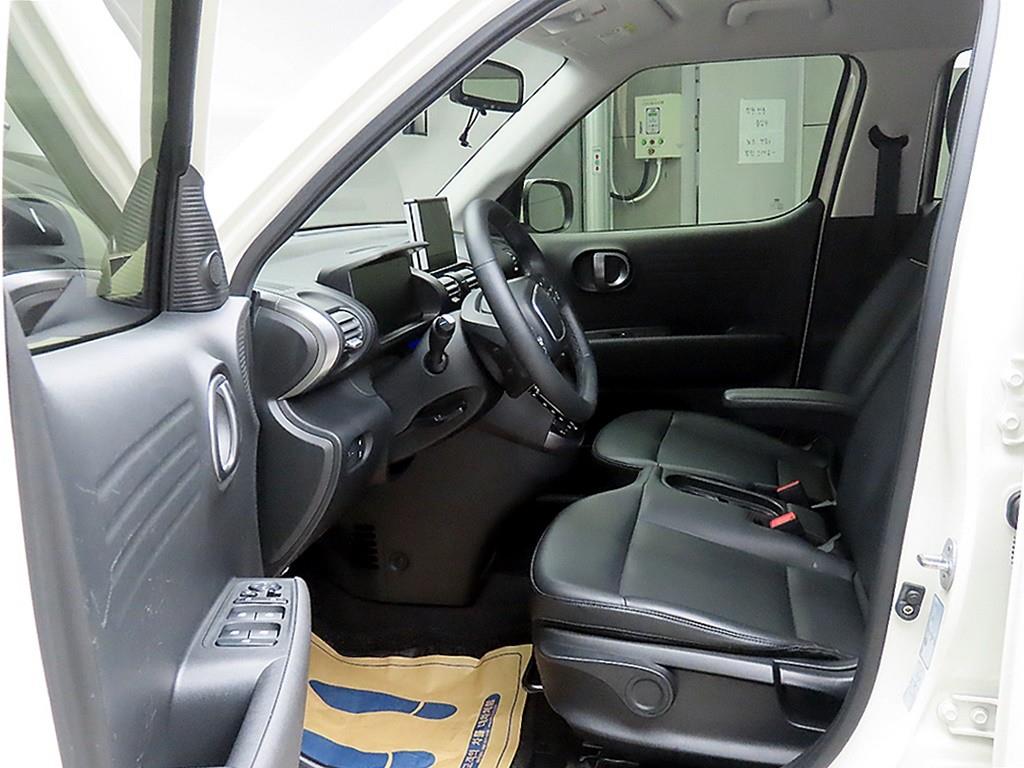 HYUNDAI Casper - Vista 5