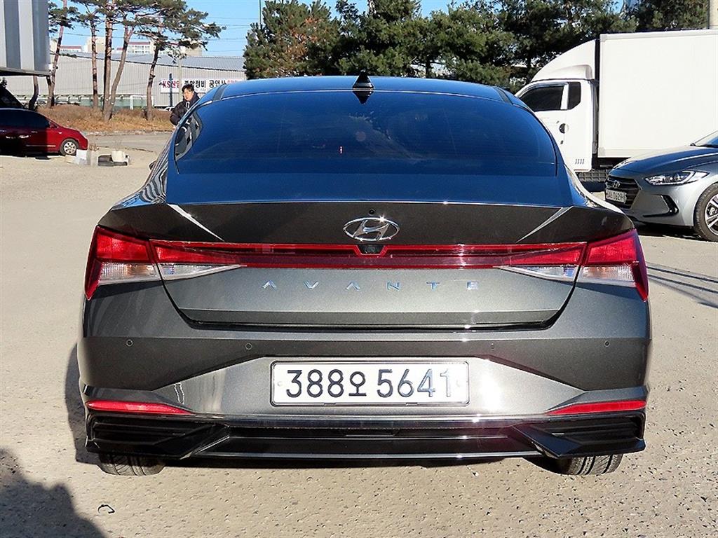 HYUNDAI Avante - Vista 4