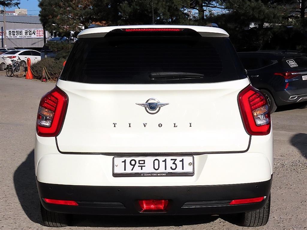 Ssangyong Tivoli - Vista 4