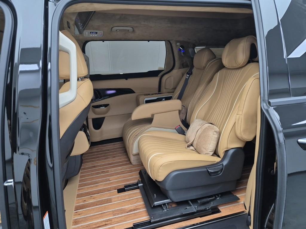 KIA Carnival - Vista 12