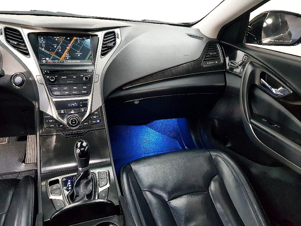 HYUNDAI Grandeur - Vista 10