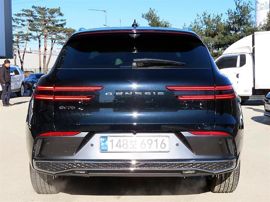 Genesis GV70 - Vista 4