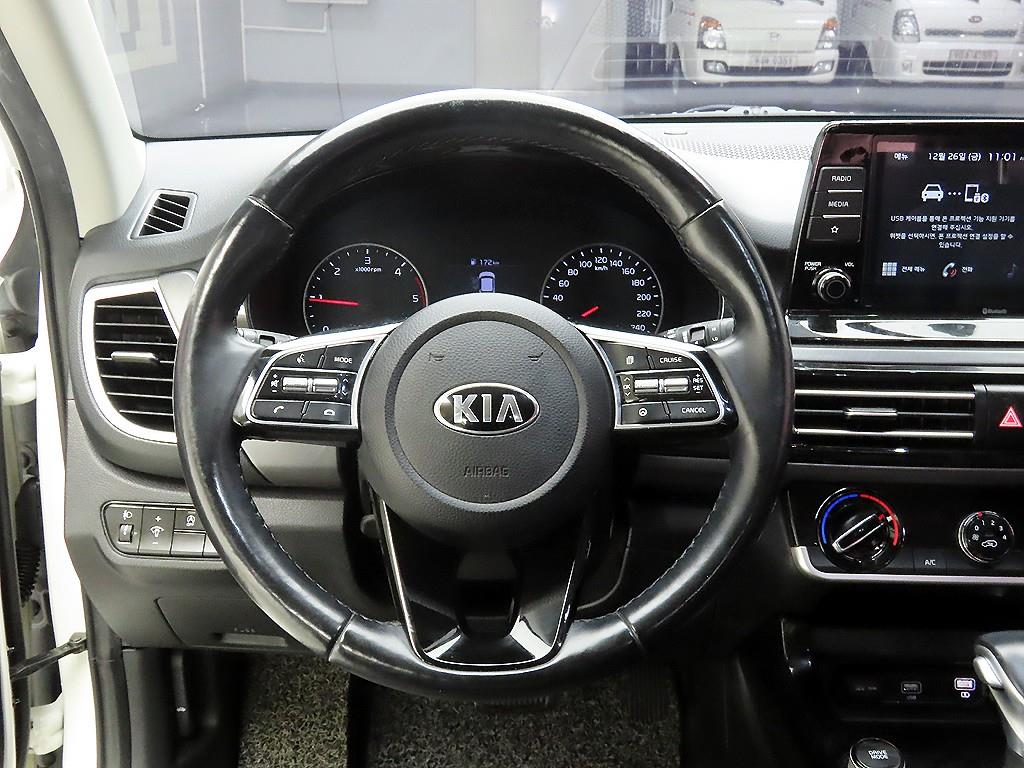 KIA Seltos - Vista 7