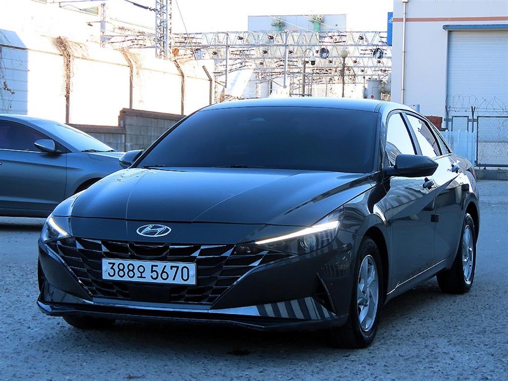 HYUNDAI Avante - Vista 2