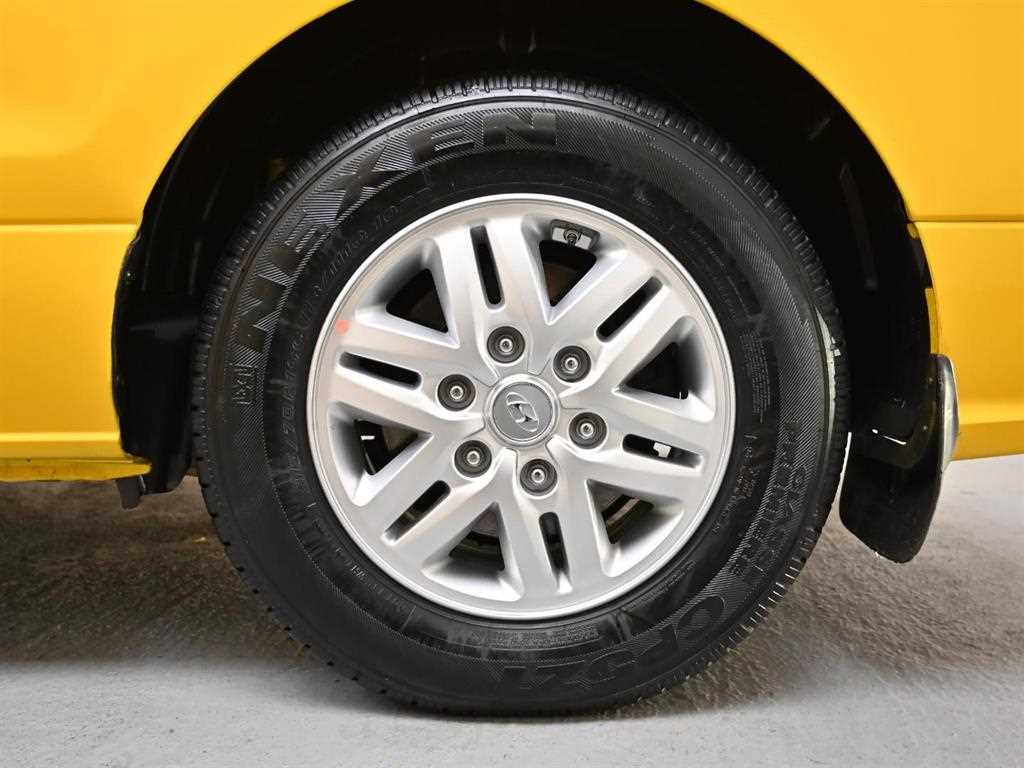 HYUNDAI Starex - Vista 5